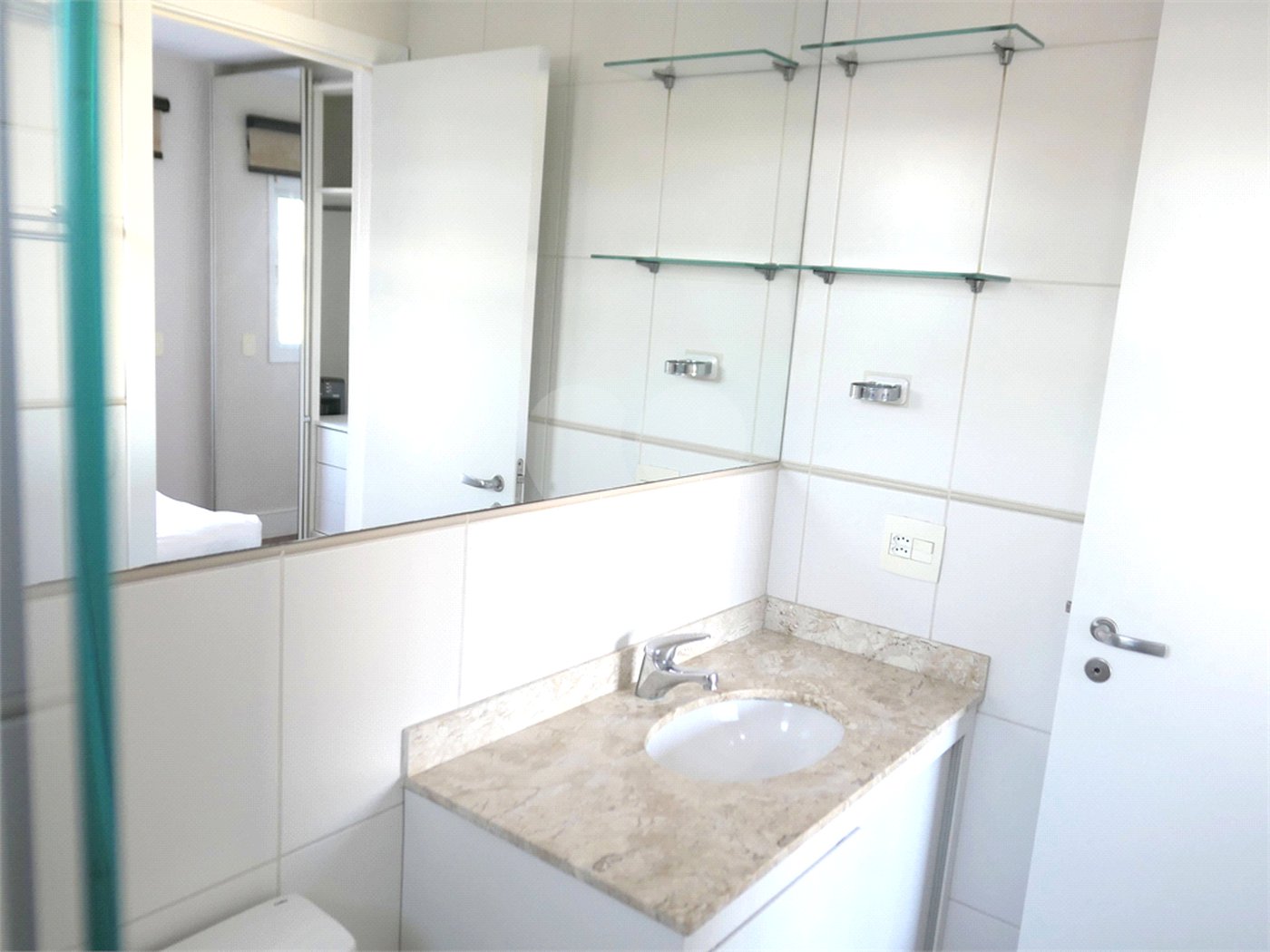 Apartamento para alugar com 3 quartos, sendo 1 suíte, em Vila Olímpia, São Paulo, SP