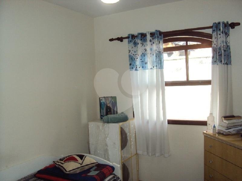 Sobrado à venda com 3 quartos, sendo 1 suíte,  em Jardim Pinheiros, São Paulo, SP