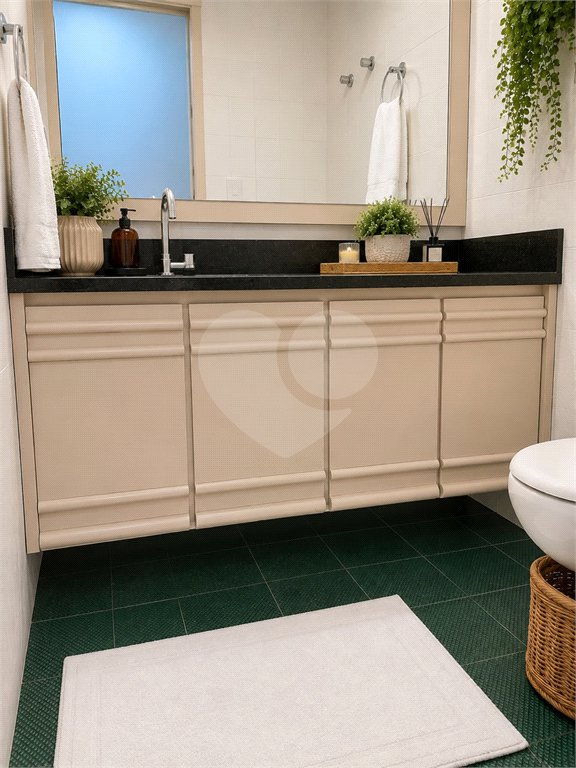 Apartamento à venda com 4 quartos, sendo 3 suítes,  em Interlagos, São Paulo, SP