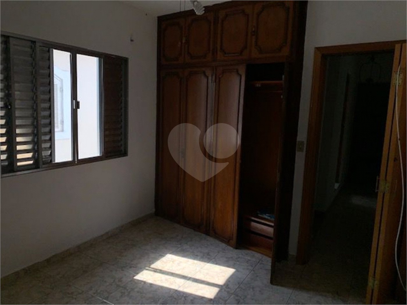 Sobrado à venda com 3 quartos, sendo 1 suíte, em Tremembé, São Paulo, SP