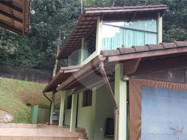 Casa à venda com 3 quartos, sendo 1 suíte,  no condomínio Alpes da Cantareira, Mairiporã - SP