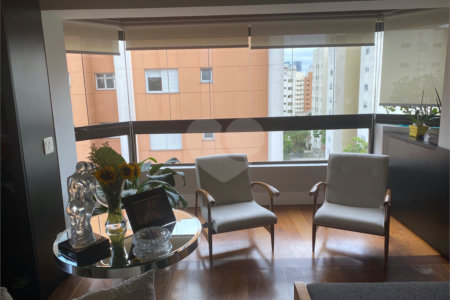 Apartamento à venda com 3 quartos, sendo 2 suítes, em Brooklin Paulista, São Paulo, SP