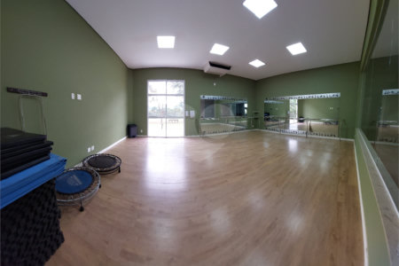 Casa à venda com 3 suítes no condomínio Figueira Garden, Atibaia - SP