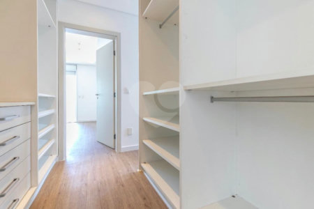 Casa à venda com 4 suítes no condomínio Vila Alba, São Paulo - SP