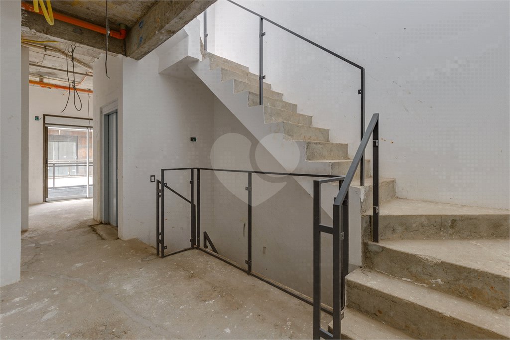 Casa à venda com 4 quartos, sendo 3 suítes, no condomínio Jardim Chapel, São Paulo - SP