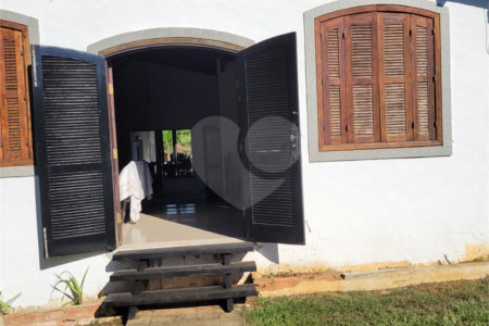Casa à venda com 4 quartos, sendo 2 suítes, em Ferradura, Armação dos Búzios, RJ