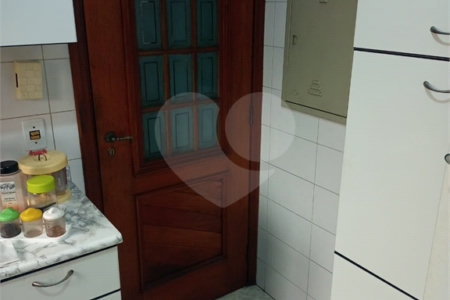 Sobrado à venda com 3 quartos em Jardim Colombo, São Paulo, SP