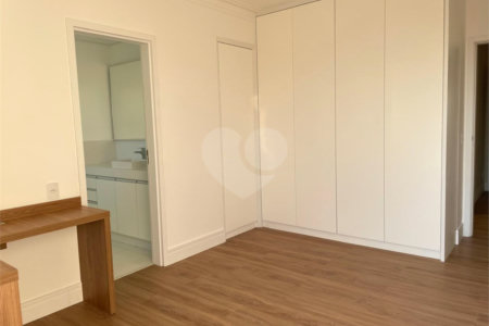 Apartamento à venda com 4 suítes em Alto da Boa Vista, São Paulo, SP