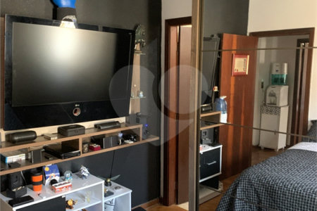 Sobrado à venda com 4 quartos, sendo 3 suítes,  em Jardim Alvinópolis, Atibaia, SP
