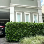 Casa à venda com 4 quartos, sendo 3 suítes, no condomínio Vila das Flores, São Paulo - SP