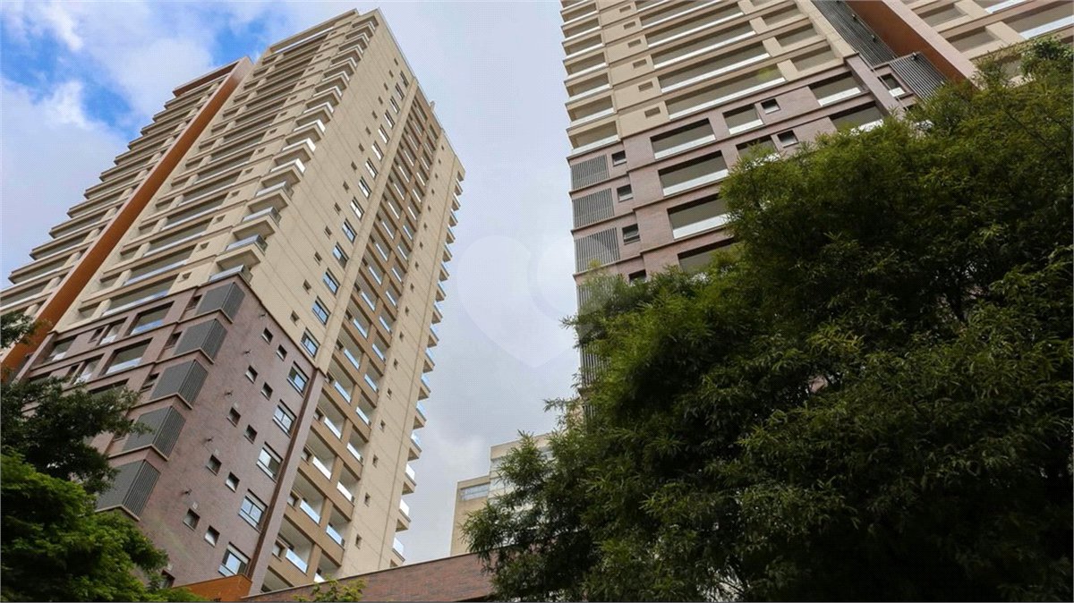 Apartamento à venda com 4 quartos, sendo 3 suítes, em Perdizes, São Paulo, SP