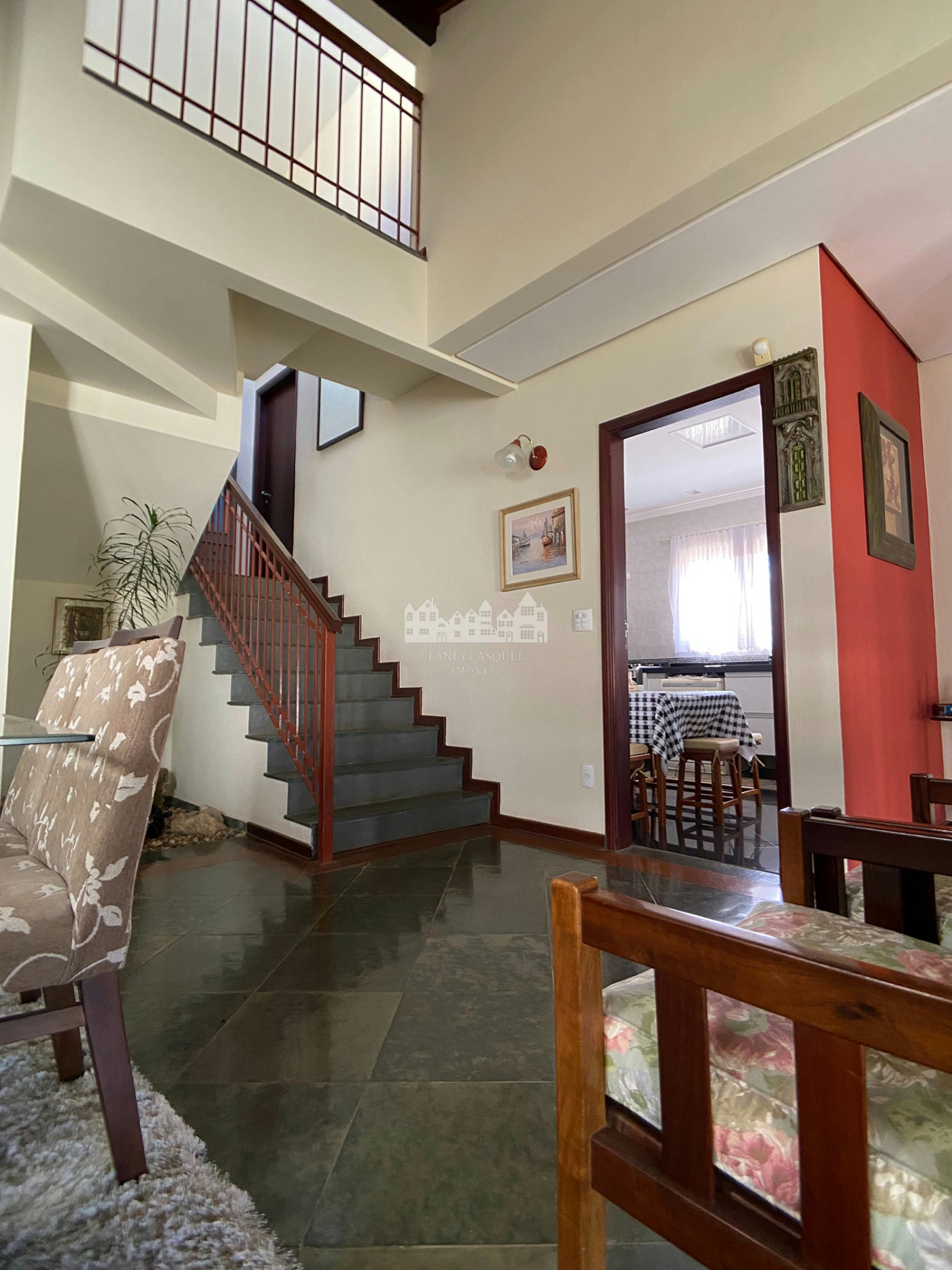 Casa à venda com 3 quartos, sendo 1 suíte, com vista deslumbrante em Recreio Maristela, Atibaia