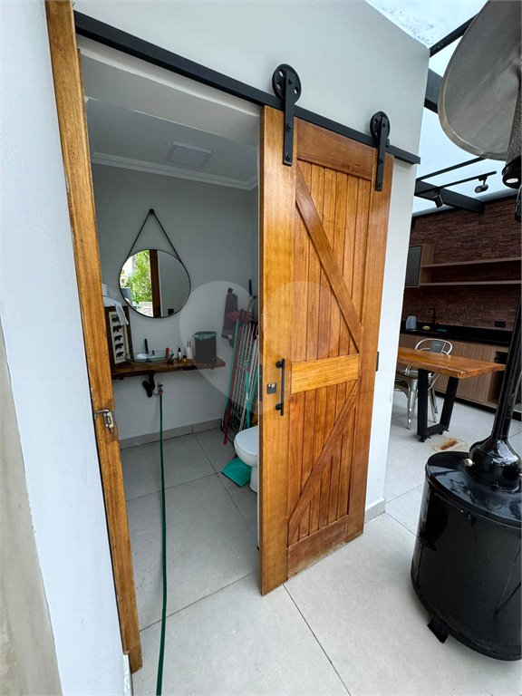 Casa à venda com 3 quartos, sendo 1 suíte, no condomínio Residencial Vegas, São Paulo - SP