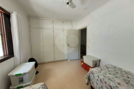 Sobrado à venda com 6 quartos, sendo 2 suítes, em Vila Romana, São Paulo, SP