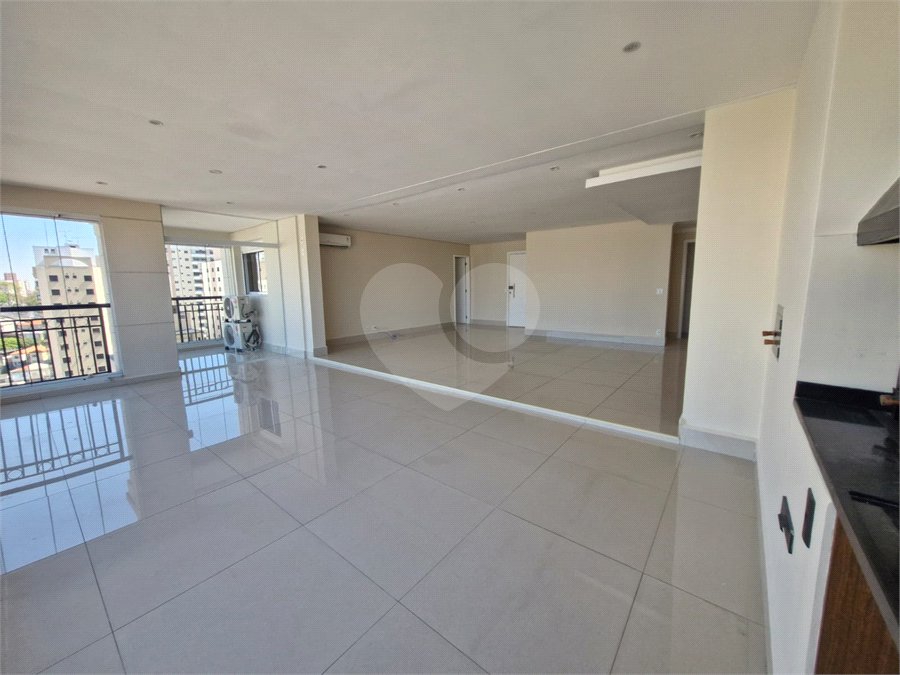 Apartamento para alugar com 3 suítes em Santana, São Paulo, SP