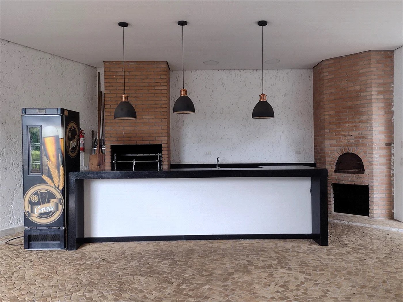 Casa à venda com 4 quartos, sendo 3 suítes,  no condomínio Vila das Flores, São Paulo - SP