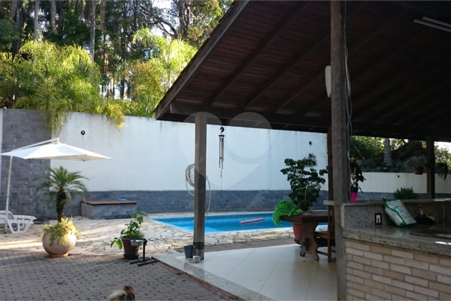 Sobrado à venda com 3 quartos, sendo 2 suítes, em Roseira, Mairiporã, SP