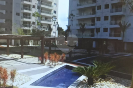 Apartamento à venda com 3 quartos, sendo 1 suíte,  em Vila Anastácio, São Paulo, SP