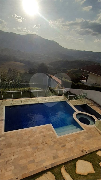 Casa em condomínio à venda ou para alugar com 5 quartos, sendo 3 suítes,  no Centro, Bom Jesus dos Perdões, SP