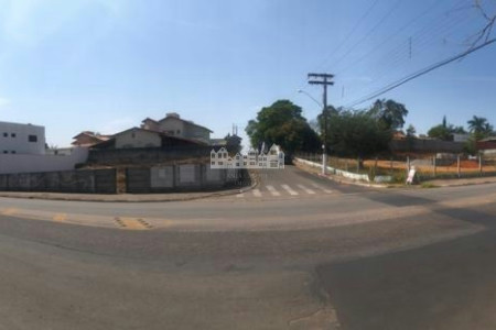 Terreno plano à venda ou locação na Alameda Lucas Nogueira Garcez – Vila Giglio, Atibaia