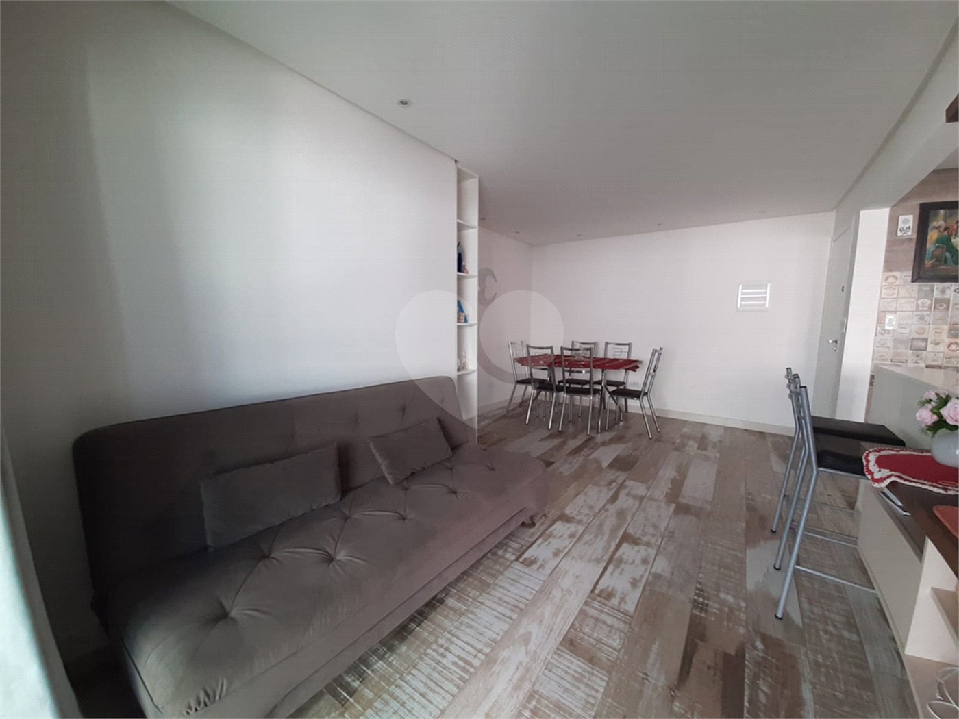 Apartamento à venda com 2 quartos, sendo 1 suíte,  no Centro, Mongaguá, SP