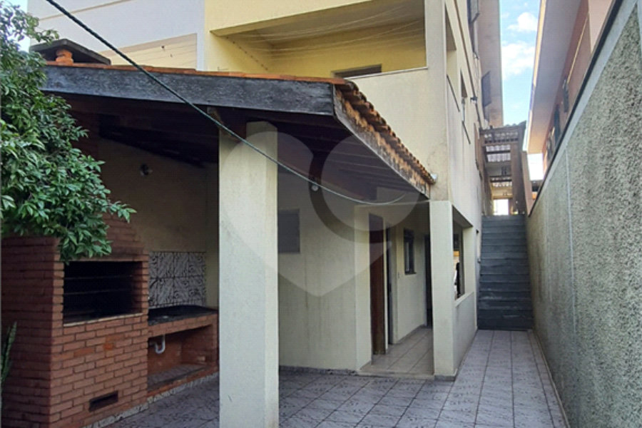 Sobrado à venda com 4 quartos, sendo 1 suíte, em Vila Pereira Barreto, São Paulo, SP