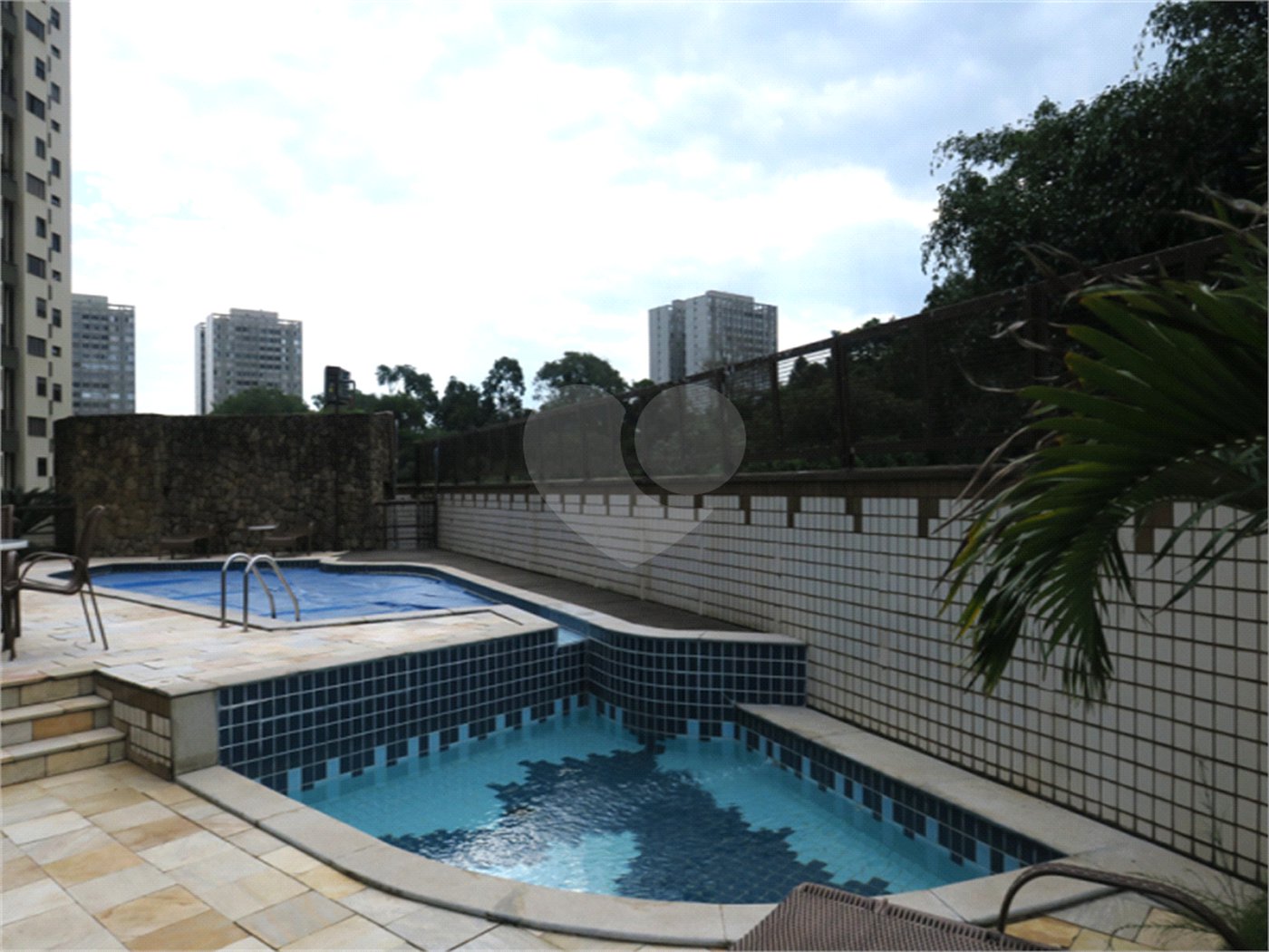 Apartamento à venda com 3 suítes em Vila Suzana, São Paulo, SP