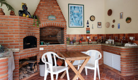 Casa à venda ou para alugar com 3 suítes em Vila Petrópolis, Atibaia, SP