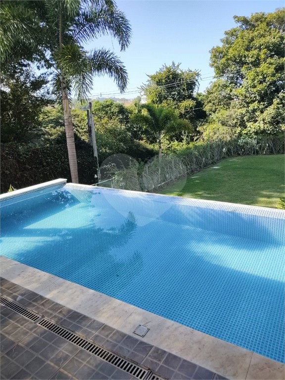 Casa à venda com 4 quartos, sendo 3 suítes, no condomínio Estância Marambaia, Vinhedo - SP