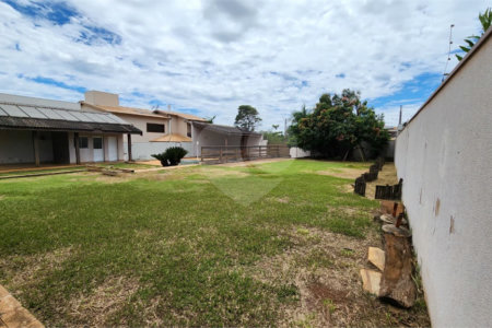 Lote á venda no residencial Eldorado.