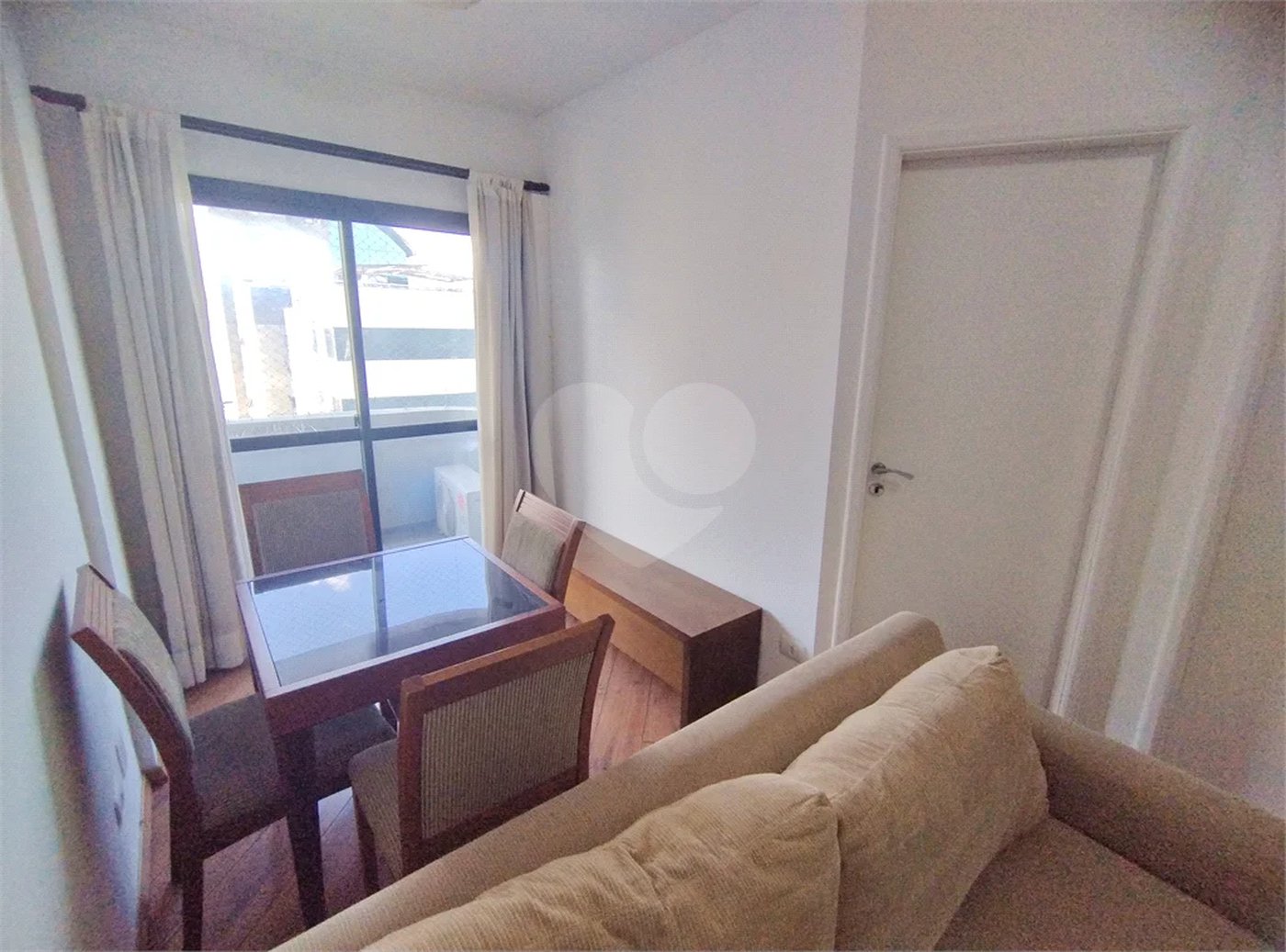 Apartamento mobiliado em Moema, - 1 quarto, sala e cozinha - 1 vaga