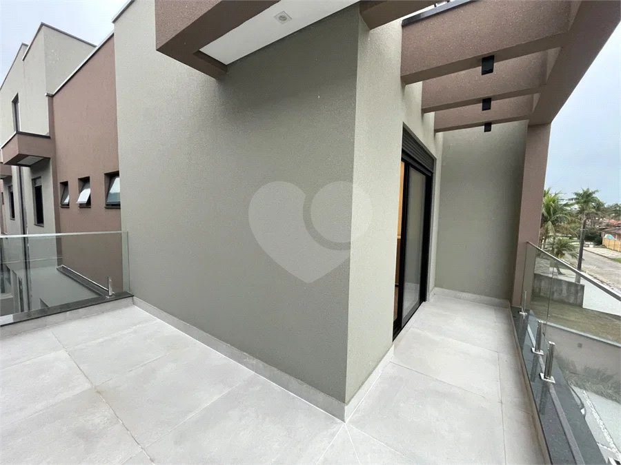 Casa à venda ou para alugar com 5 quartos, sendo 4 suítes,  em Morada da Praia, Bertioga, SP
