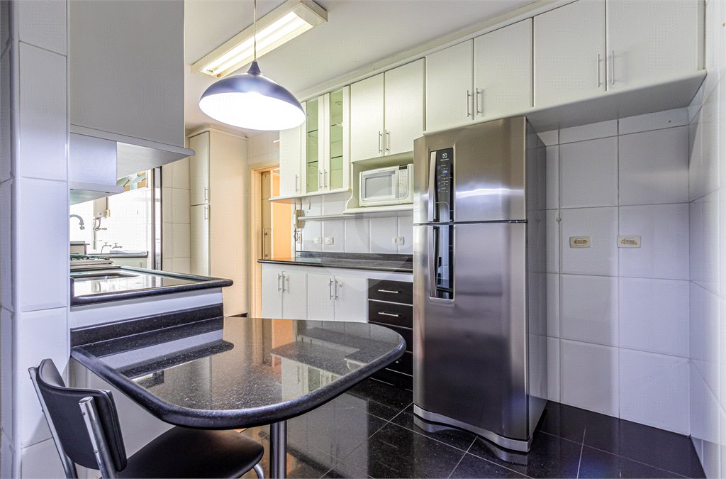 Apartamento à venda com 3 quartos, sendo 1 suíte, em Itaim Bibi, São Paulo, SP