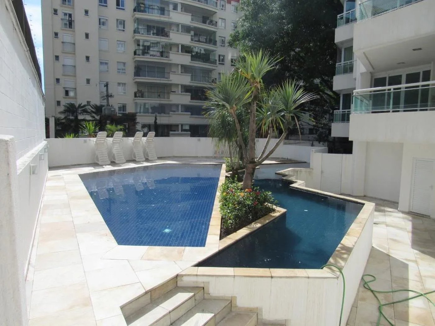 Apartamento à venda com 3 suítes em Real Parque, São Paulo, SP