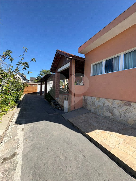 Casa Térrea à venda com 3 quartos em Vila Áurea, Poá, SP