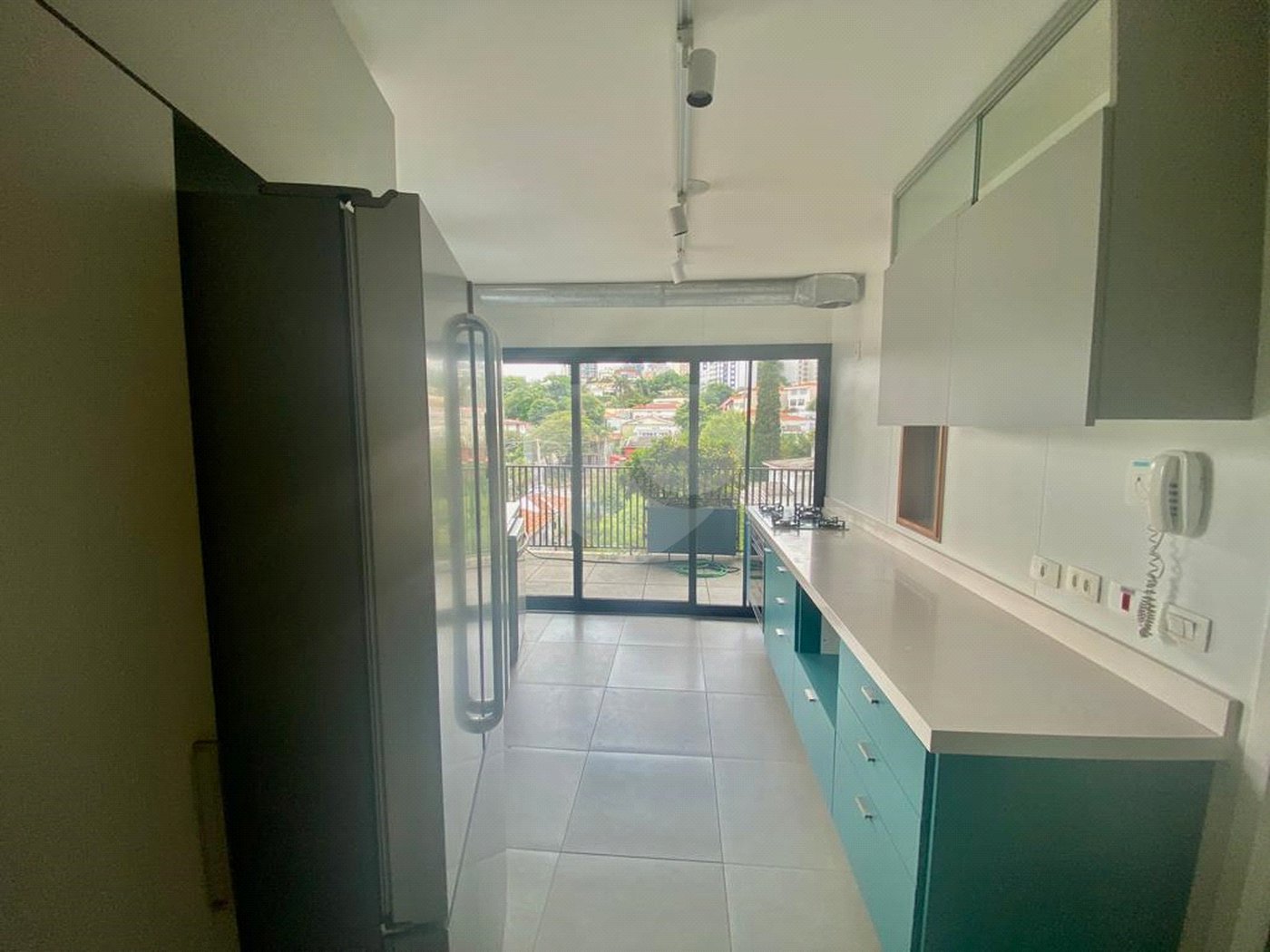 Imóvel 168m² Idea Zarvos com 3 suites, varanda na frente e na suíte, piscina, academia e 3 vagas Vila Madalena.