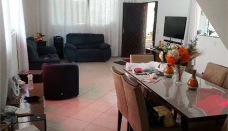 Casa à venda com 4 quartos, sendo 1 suíte,  em Vila Pirajussara, São Paulo, SP