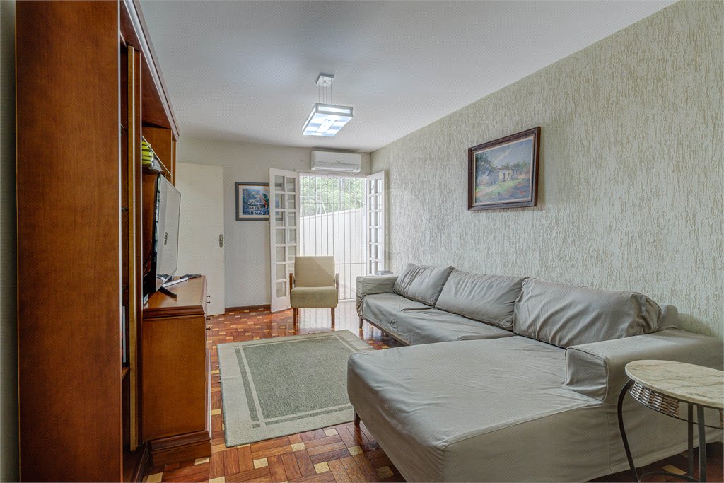 Casa à venda ou para alugar com 4 quartos, sendo 2 suítes, em Ibirapuera, São Paulo, SP