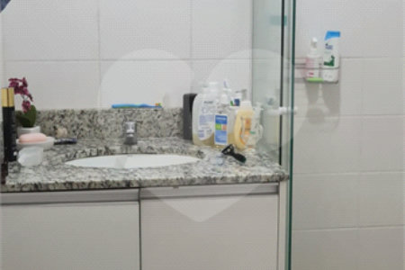 Apartamento à venda com 3 quartos, sendo 1 suíte, em Vila Vitório Mazzei, São Paulo, SP