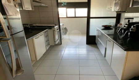 Apartamento à venda com 3 quartos, sendo 1 suíte,  em Vila Alexandria, São Paulo, SP