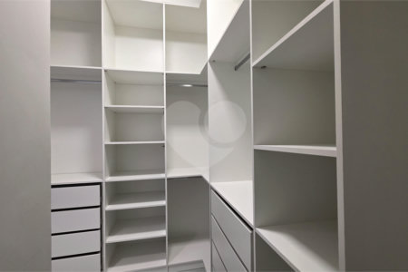 Casa à venda com 3 quartos, sendo 1 suíte, no condomínio Horto Florestal Villagio, Sorocaba - SP