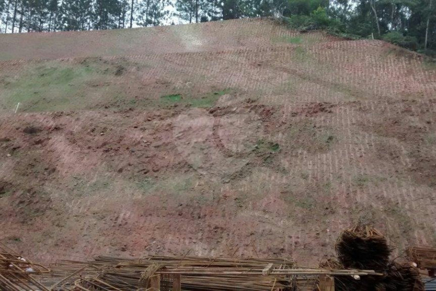 Terreno à venda em Jardim Glória, Miracatu, SP