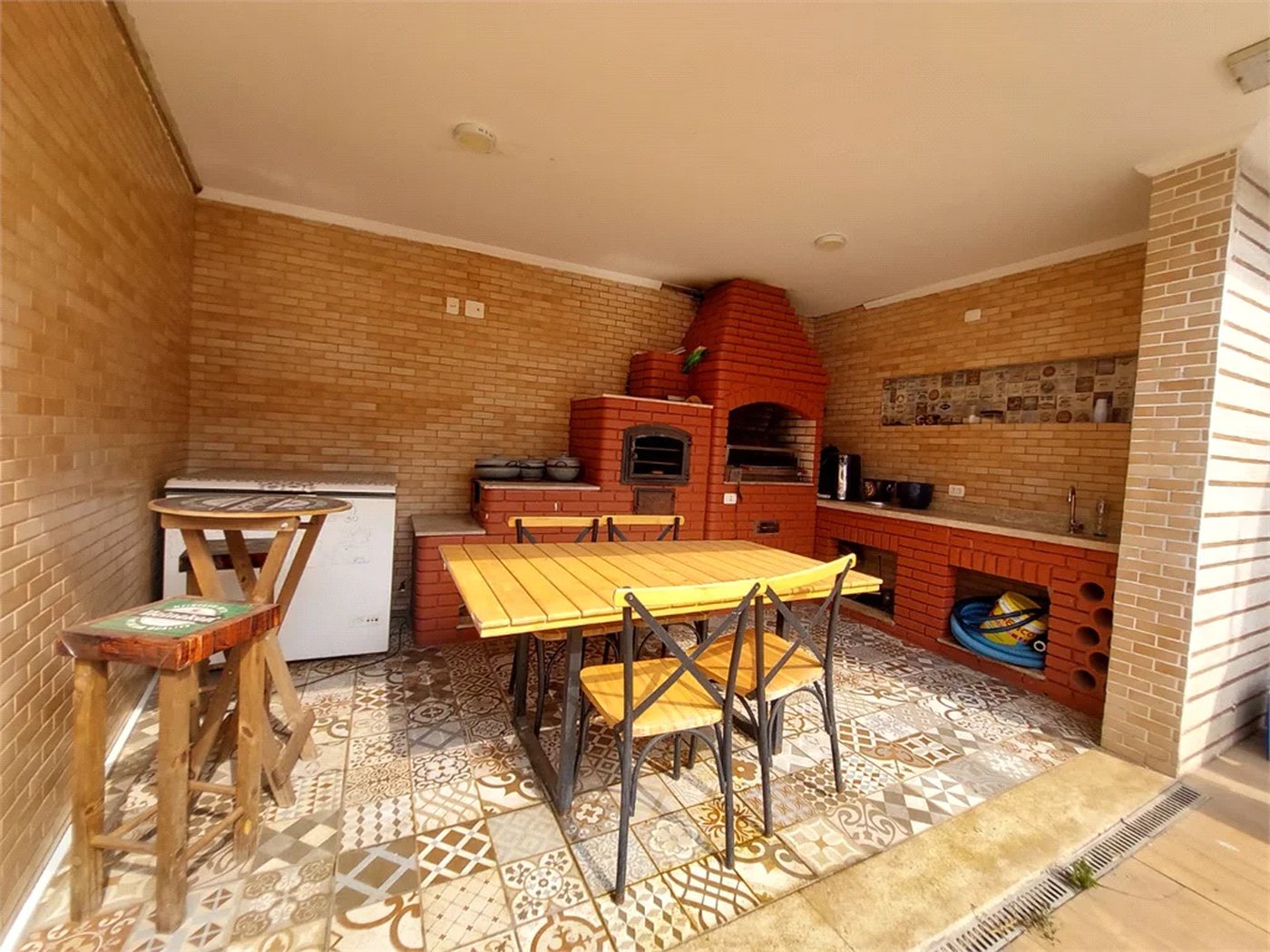 Casa à venda ou para alugar com 4 suítes em Lapa, São Paulo, SP