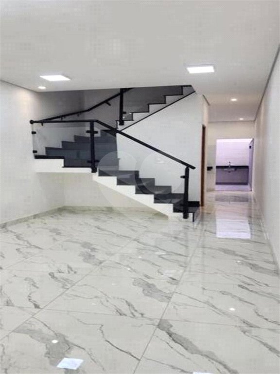 Casa à venda com 2 suítes, no condomínio Residencial Oliveira, São Paulo - SP