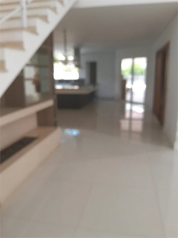 Casa à venda ou para alugar com 4 suítes em Chácaras São Carlos, Cotia, SP
