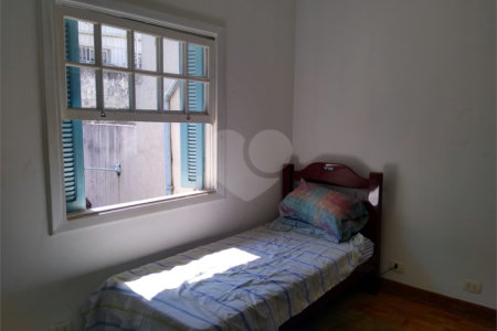 Sobrado à venda com 4 quartos, sendo 3 suítes,  em Vila Monumento, São Paulo, SP
