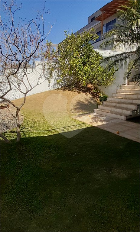 Casa à venda com 5 suítes em Tanque, Atibaia, SP