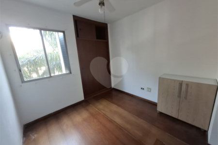 Apartamento à venda com 3 quartos, sendo 1 suíte, em Jardim Marajoara, São Paulo, SP