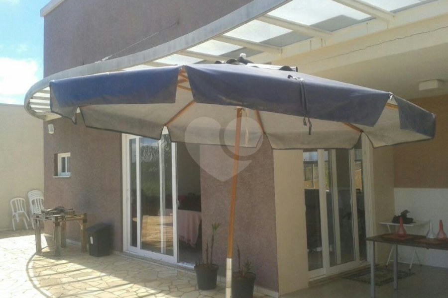 Casa à venda com 4 suítes em Guaxinduva, Atibaia, SP