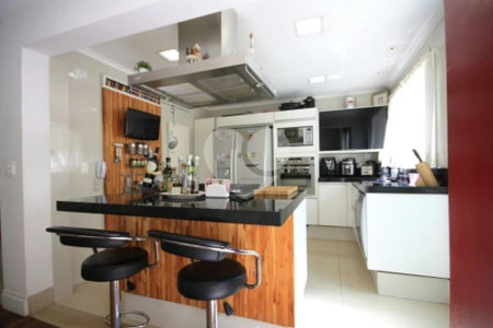 Casa à venda com 4 quartos, sendo 2 suítes, no condomínio Melbourne Residence, São Paulo - SP